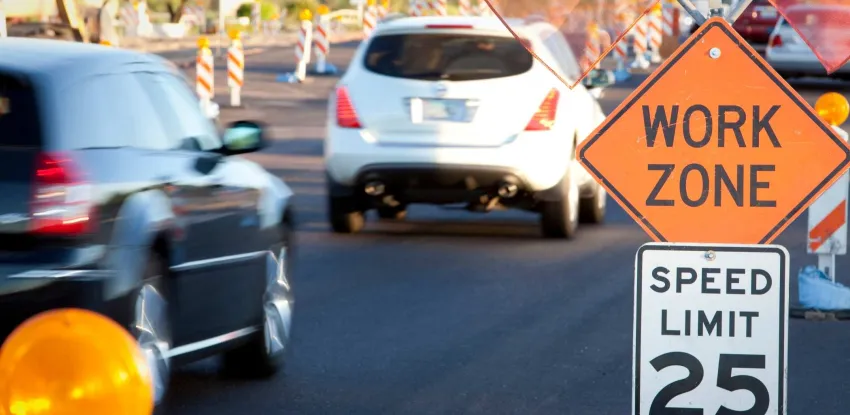 Sus derechos legales tras un accidente automovilístico en una zona de obras