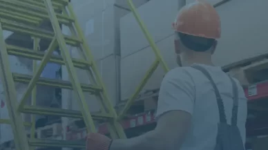 Consejos de seguridad al trabajar en una escalera